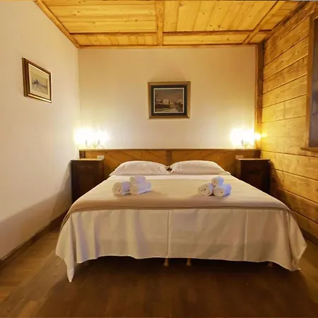Locanda Al Cacciatore Nervesa della Battaglia Exterior foto